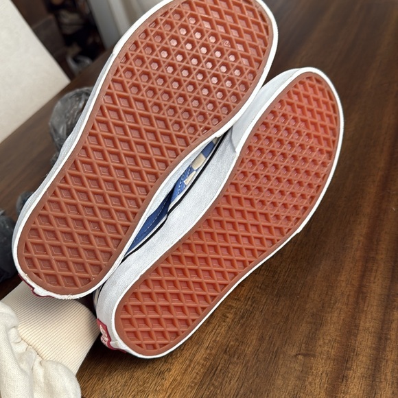 NWOT Vans women’s Blue Checkered Slip-On Shoes 7.5 - Picture 6 of 6